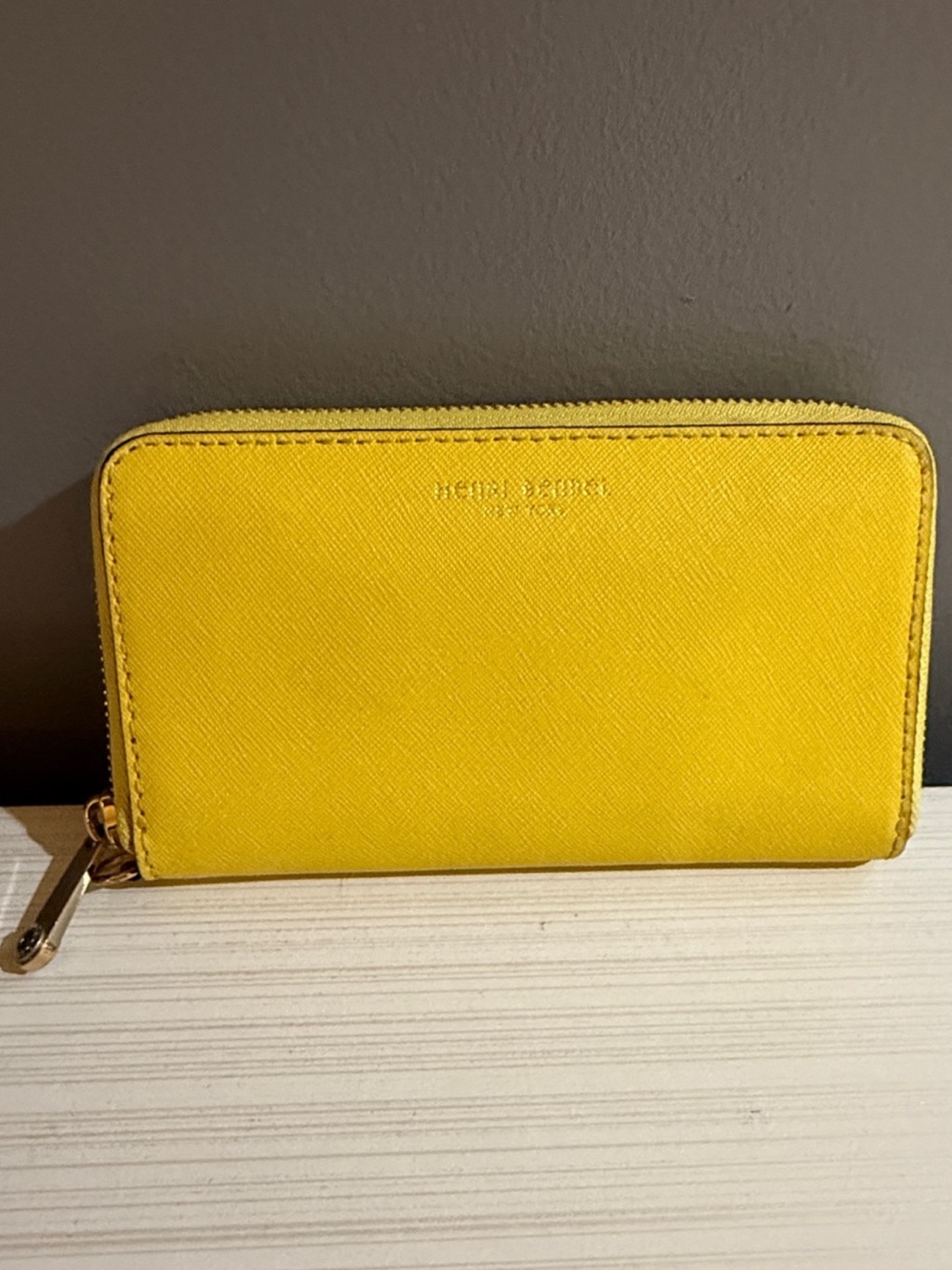 Henri Bendel West 57th Wallet With Zip-Around Closure And Gold-Tone Hardware Euc